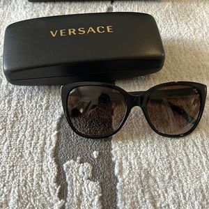 Very cute stylish sunglasses